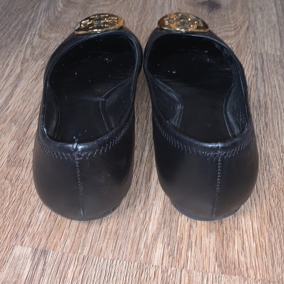 Tory Burch Reva flats in black. Gold buckle, size 5 1/2 - Picture 2 of 7